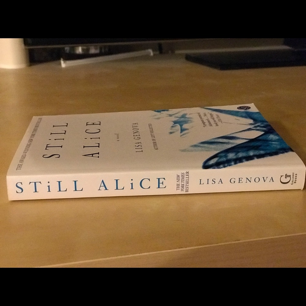 “Still Alice” by Lisa Genova - a novel - Picture 2 of 4